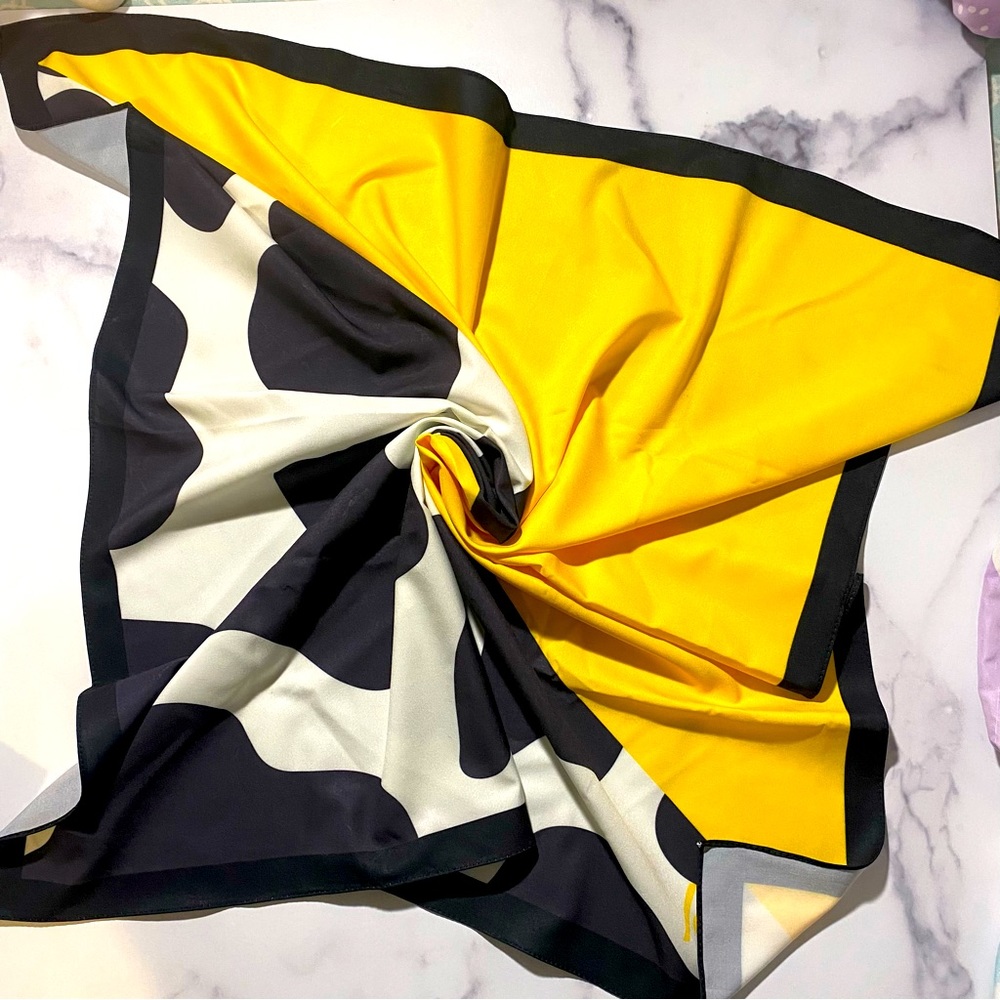 Square crepe mix print scarf